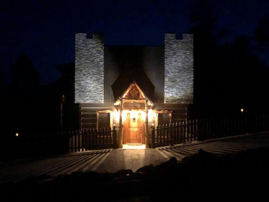 Villa The Log Castle~Stunning Mountain Views~Hot Tub Sevierville Exterior foto