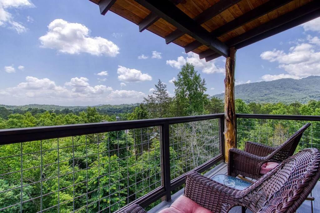 Villa The Log Castle~Stunning Mountain Views~Hot Tub Sevierville Exterior foto