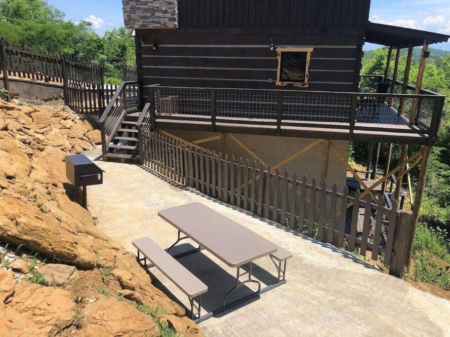 Villa The Log Castle~Stunning Mountain Views~Hot Tub Sevierville Exterior foto